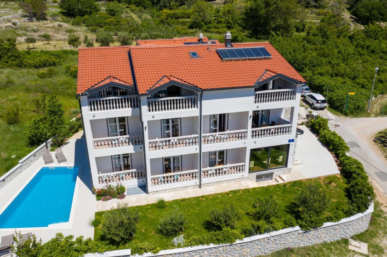 Bed & Breakfast Dosen II Baska  Exterior photo